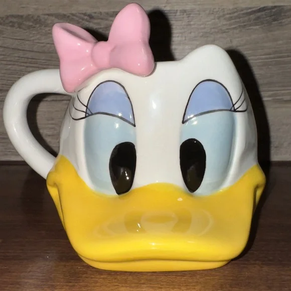 Cute 🥰 Daisy Duck 🦆 3D Ceramic Mug With Pink Bow 🎀 Disney Character Face - Picture 4 of 11